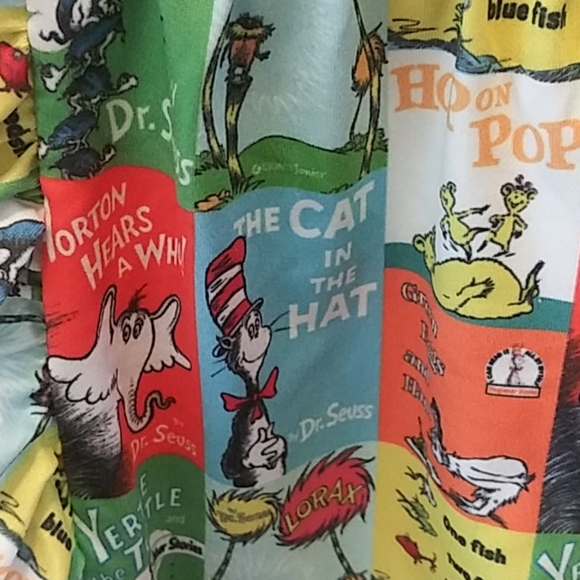 NWOT Dr. Seuss Cat In The Hat Shorts Set 12/18 M - Picture 5 of 9